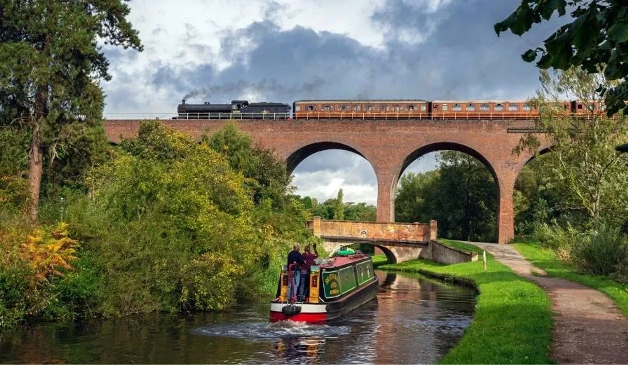 AOK Tyres service area in Kidderminster