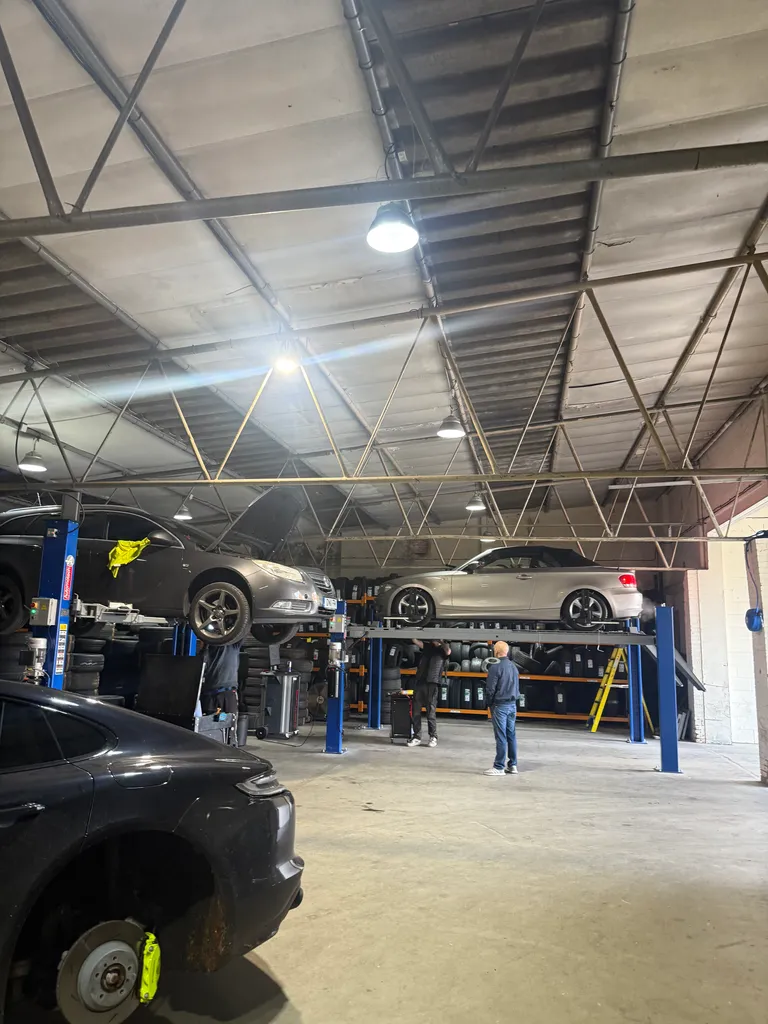 AOK Tyres garage