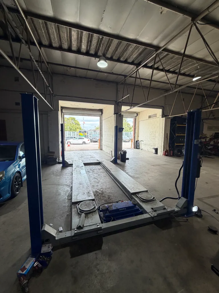Empty vehicle ramp
